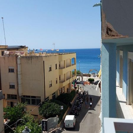 Casa Floridea -Mediterranea Sicilia Apt Cefalù Eksteriør billede