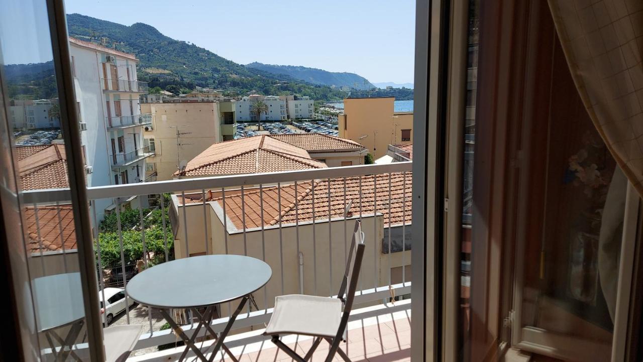 Casa Floridea -Mediterranea Sicilia Apt Cefalù Eksteriør billede