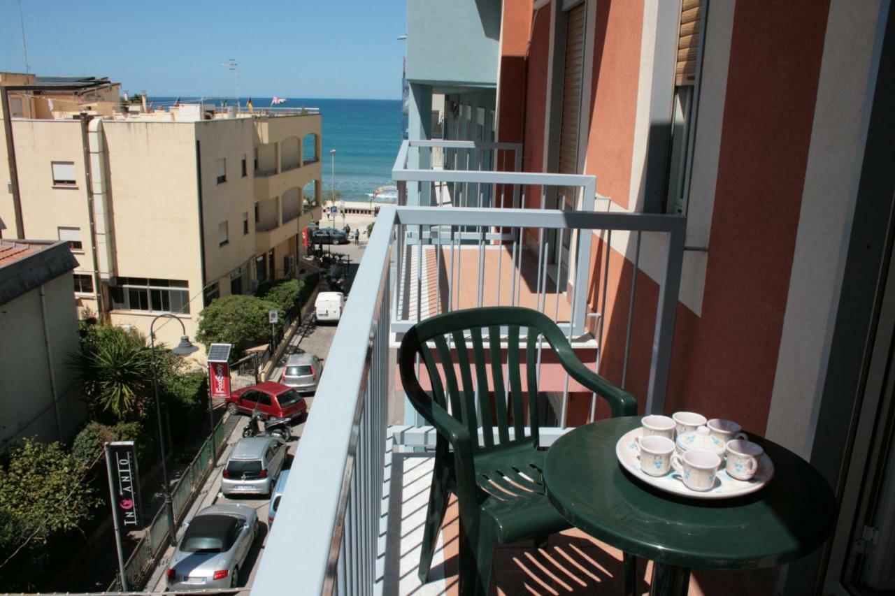 Casa Floridea -Mediterranea Sicilia Apt Cefalù Eksteriør billede