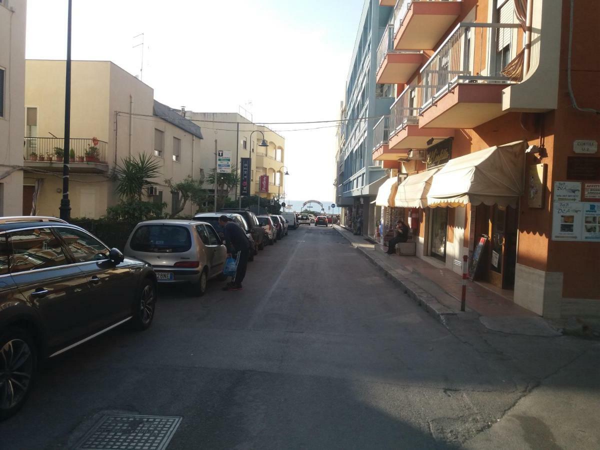 Casa Floridea -Mediterranea Sicilia Apt Cefalù Eksteriør billede